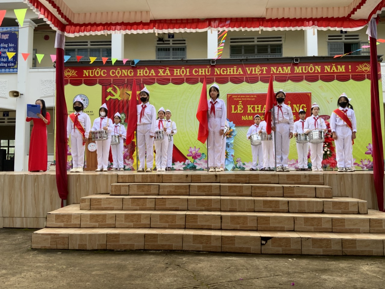 Đội nghi thức chuẩn bị lễ chào cờ